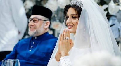 Mohamed V de Kelantan y Rihana Oksana Voevodina, en su boda rusa el pasado noviembre.