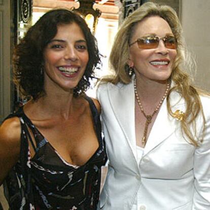 Faye Dunaway (a la derecha) y Maribel Verdú, en Valencia.
