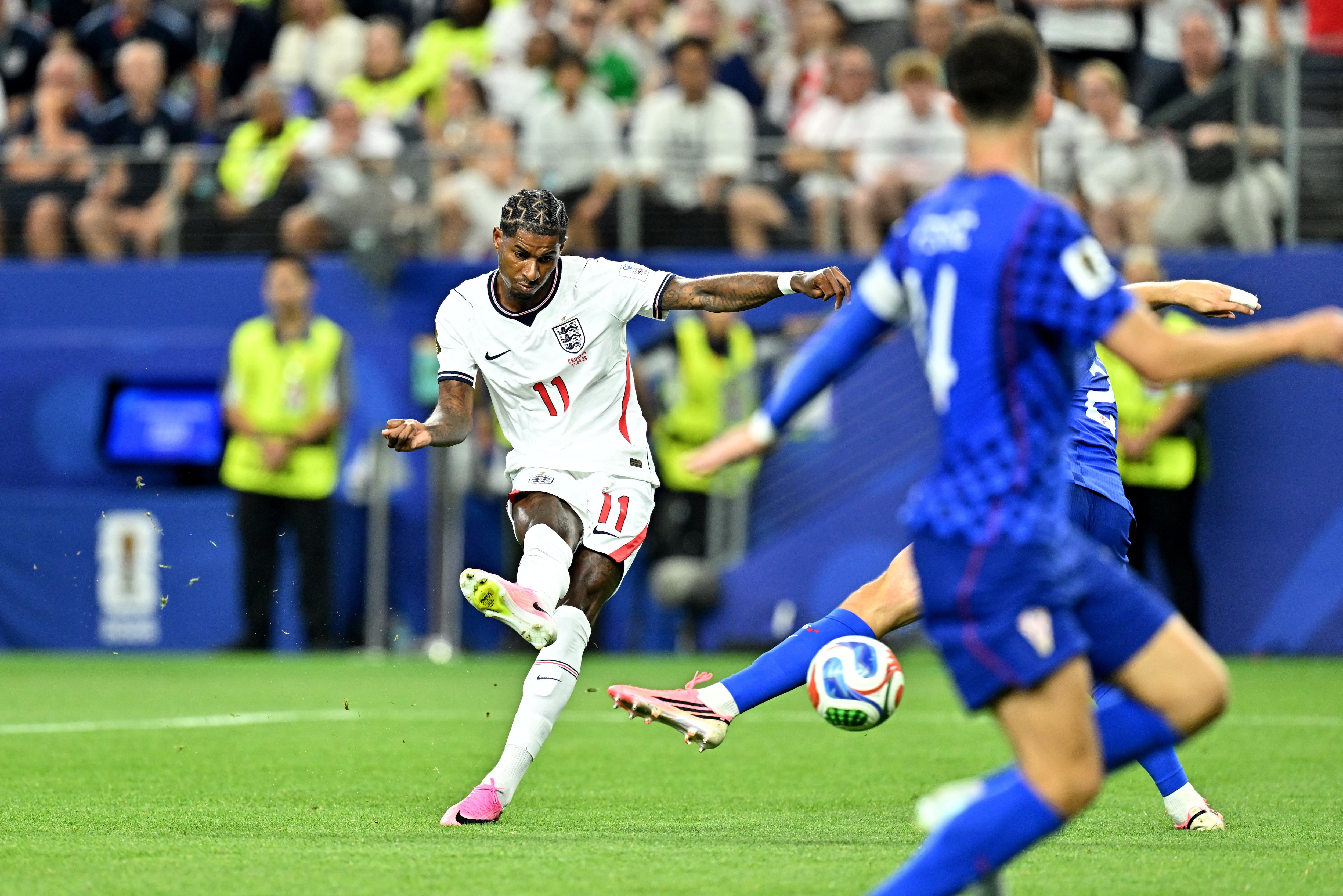Kane y Bellingham lanzan a Inglaterra ante Croacia