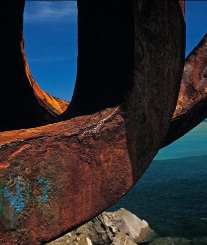 'El Peine de los Vientos', de Eduardo Chillida, en la bahía de la Concha (San Sebastián).