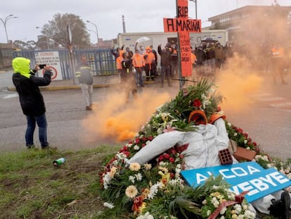 Protestas de los trabajadores de la planta de Alcoa en San Cibrao (Lugo).