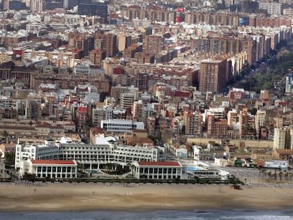 Visi&oacute;n panor&aacute;mica del barrio de El Cabanyal. Al fondo, la avenida de Blasco Ib&aacute;&ntilde;ez.