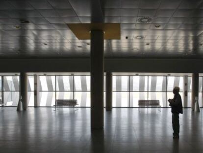 Interior del aeropuerto de Castell&oacute;n, que gasta 7.700 euros al mes en electricidad.