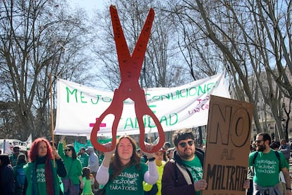 Manifestación por la educación pública en Madrid, este domingo. 