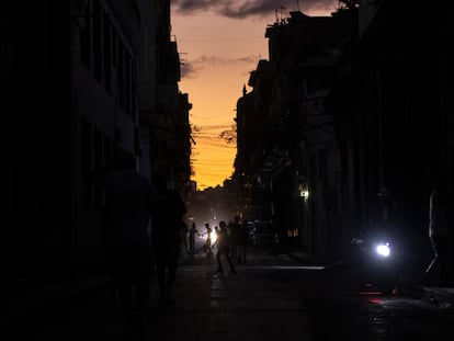 View of the streets of Havana in the most recent blackout, on March 14, 2025.