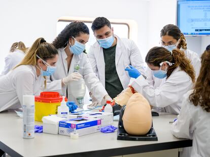 UIC Barcelona ofrece más de 80 másteres y cursos de posgrado en diferentes áreas en sus dos campus universitarios, ubicados en Barcelona y Sant Cugat del Vallès