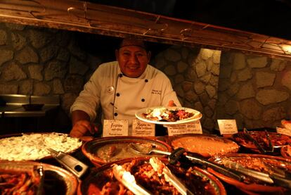 La cocina mexicana fue declarada en 2010 Patrimonio Inmaterial de la Humanidad por la Unesco. La variedad de platos incluye rajas de chile poblano, tacos crujientes de pato con salsa borracha o pozole de mariscos.
