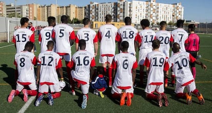 The players of Alma de África with their protest jerseys.