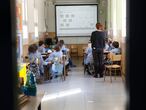 Alumnos en un aula del Colegio Inmaculada Concepción de Barcelona, en febrero.