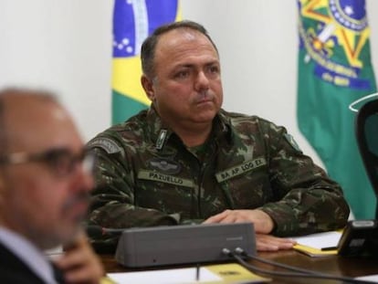 O hoje ministro da Saúde, general Eduardo Pazuello, durante reunião em Brasília. Ministério anunciou que ele testou positivo para covid-19.