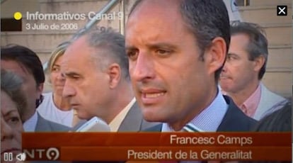 Francisco Camps hace declaraciones en el escenario del accidente del metro en un informativo de Canal 9 el mismo día de la tragedia.