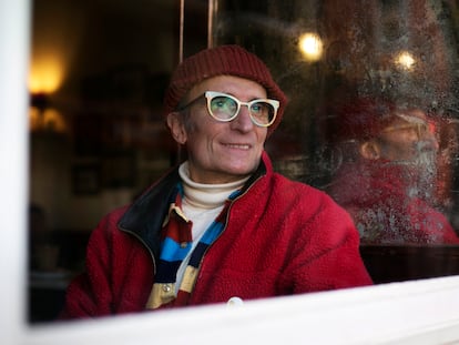 Ángel Altolaguirre, el pasado 20 de enero en una cafetería de Malasaña, Madrid.