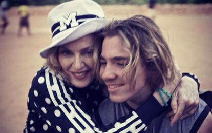 Madonna y su hijo Rocco.