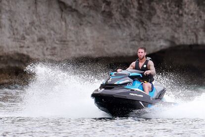 Sergio Ramos pasó mucho tiempo con una moto acuática.