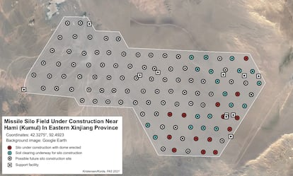 Imagen de la red de silos para misiles en la zona de Hami, en la región de Xinjiang. Fuente: Federación de Científicos Americanos (FAS)