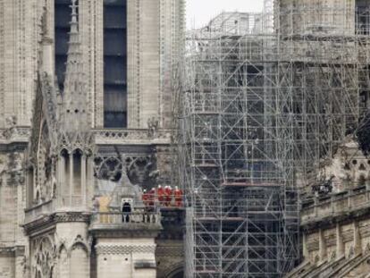 La Fiscalía de París confirma que no hay señales de que las llamas fueran intencionadas