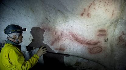 Pinturas de desconocido significado realizadas hace 20.000 años en una sala cerrada al público en la Cueva de la Pileta, en Benaoján.