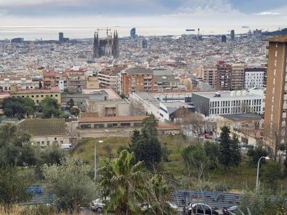 La finca, tras el vallado, de Mare de D&eacute;u de Montserrat por la que el Ayuntamiento iba a pagar 22,5 millones de euros.