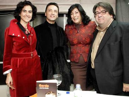 Rosa Torres-Pardo, Enrique Viana, Almudena Grandes y Jesús Ruiz Mantilla (de izquierda a derecha).