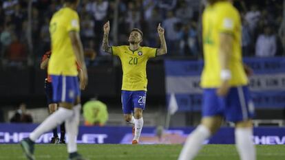 Lucas Lima comemora o gol contra a Argentina.
