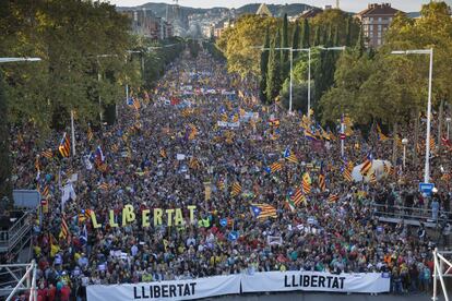 Manifestación en Barcelona, convocada por ANC y Òmnium Cultural contra la sentencia del 'procés' del Tribunal Supremo que condena a los políticos independentistas a penas de entre 13 y 9 años de cárcel, bajo el lema "Libertad" (Llibertat), el 26 de octubre.