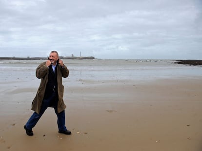 El escritor Arturo Pérez-Reverte, en Cádiz.