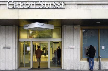 Entrada de una oficina de Credit Suisse en Suiza.