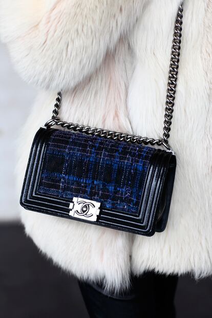 Detalle del bolso de Chanel que luce Cristina.