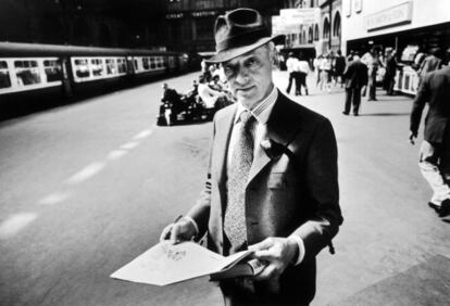 Saul Bellow a l&rsquo;estaci&oacute; de Liverpool Street de Londres.