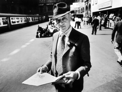 Saul Bellow a l&rsquo;estaci&oacute; de Liverpool Street de Londres.