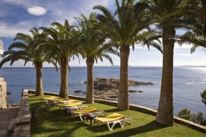 Terraza del hotel Almadraba Park, en Roses (Girona).