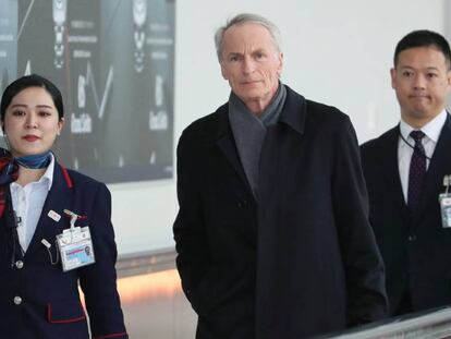 El nuevo consejero delegado de Renault, Jean-Dominique Senard, llega al aeropuerto de Tokio.
