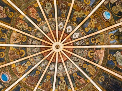 Cúpula del Baptisterio de Parma, del siglo XIII, situado junto a la catedral de la ciudad italiana. 