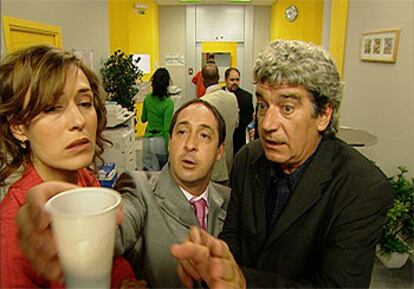 Óscar Ladoire, a la derecha, protagoniza la telecomedia <i>Café exprés.</i>