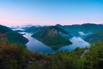 Meandro del río Crnojević, en el parque nacional de Skadar.