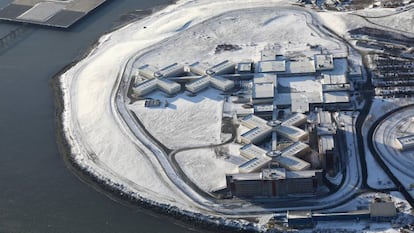 La cárcel de Rikers Island en Nueva York nevada