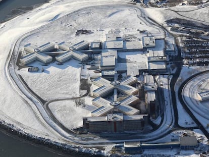 La cárcel de Rikers Island en Nueva York nevada