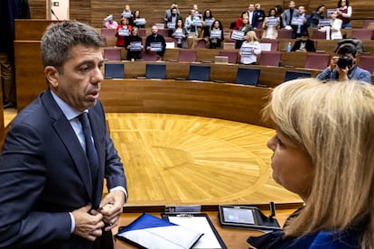 Carlos Mazón junto a Susana Camarero, este jueves en el pleno.  