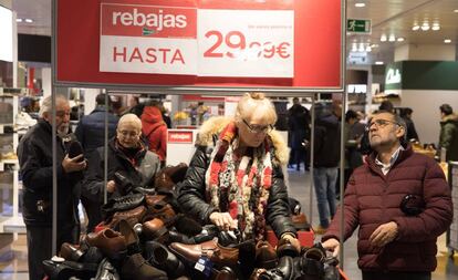 Rebajas en un establecimiento en Madrid.