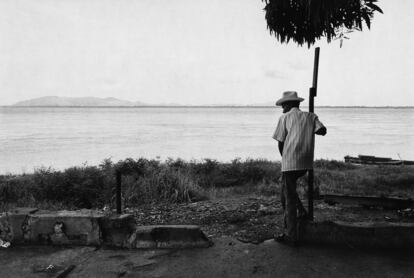 'Miércoles, 28. 9.25 horas. Caicara del Orinoco. Sostener el horizonte'.