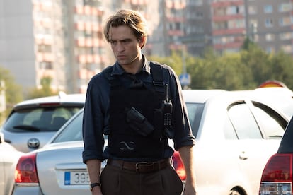 Robert Pattinson / 'Tenet' – Berenger y DiCaprio no fueron los únicos que tuvieron problemas a la hora de sumergirse en el complejo universo de Nolan, que tras la más convencional 'Dunkerque' volvió a exigir a sus seguidores un sobreesfuerzo en la críptica 'Tenet'. “Una película muy complicada, como todas las que hace Chris”, en palabras de uno de sus protagonistas, Robert Pattinson. “Quiero decir que tienes que verlas tres o cuatro veces para entender su verdadero significado”, confesó en 'Esquire'. El protagonista de 'Crepúsculo' y 'El faro' (otra historia compleja cuya comprensión le resultó ardua) afirmó que esa sensación de incomprensión se había vivido también en el plató. “Siendo honesto, no tengo muy claro que ni yo mismo entienda qué está ocurriendo en la película. Y lo mismo le pasa a mi compañero John David. En el último día que estuvimos grabando, le pregunté una cosa sobre la escena que estábamos haciendo y me di cuenta de que había enfocado fatal mi personaje. Me dijo que cómo podía haber estado tan equivocado todos estos meses”. Y después le reconoció que él tampoco la había entendido.