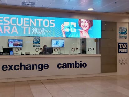 Oficina de cambio de Global Exchange en la Terminal 1 del aeropuerto Adolfo Suárez-Barajas de Madrid
