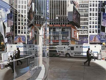 <i>La calle 43 y Broadway</i>, 2005, una de las obras de Richard Estes que se exponen en el Museo Thyssen de Madrid.
