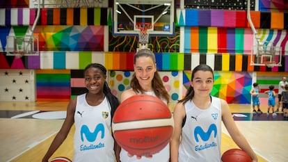 De izquierda a derecha, María Teresa Ntutumu, Adriana Ruiz y Sandra Carrera, jugadoras de 14 de años del Movistar Estudiantes, ganadoras de la MiniCopa 2024.
