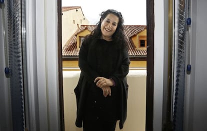 Helena Pimenta, directora de la Compañía Nacional de Teatro en el balcón de su despacho.