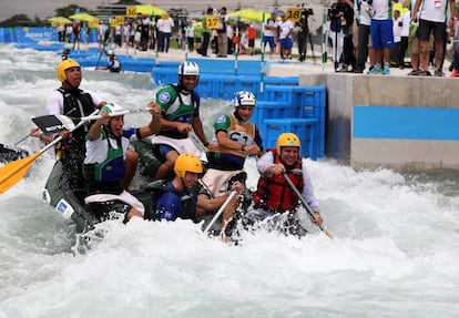 Autoridades do Rio de Janeiro e do Comitê Rio 2016 inauguram Circuito de Canoagem Slalom dos Jogos Olímpicos, em novembro de 2015.