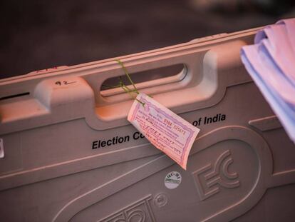 Máquina de voto electrónico en La India