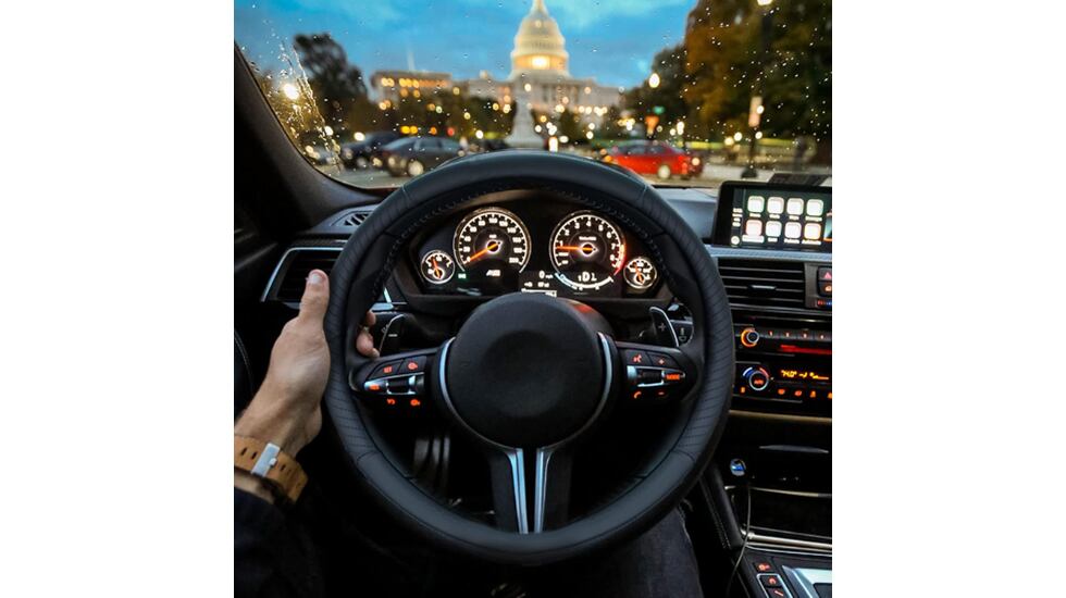 La funda brinda mayor control del volante, ya que es antideslizante.