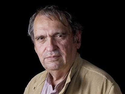 Rafael Cadenas.