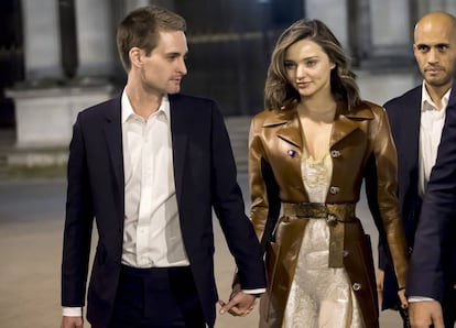 Evan Spiegel y Miranda Kerr, el pasado mes de abril en París.